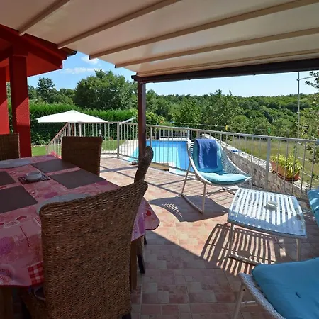 Ketty 펜션 칸파나르